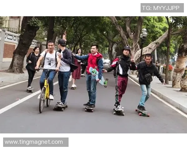 滑板文化的碰撞与融合：探寻杭州滑板队的独特节奏与魅力
