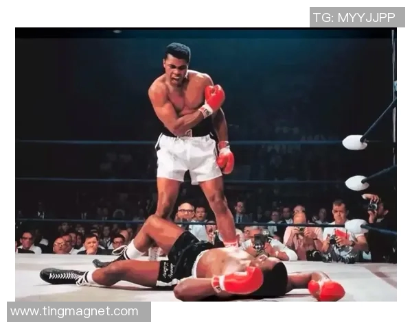 1985年戴维斯与泰勒的经典对决揭示了拳击历史的辉煌瞬间与传奇故事