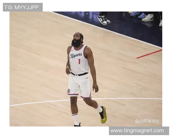 2007年NBA季后赛黄蜂队与对手的激烈对决回顾与分析