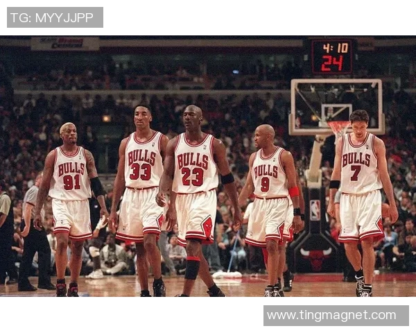 97季后赛公牛与热火的巅峰对决回顾与精彩瞬间分析 97季后赛公牛与热火的巅峰对决回顾与精彩瞬间分析