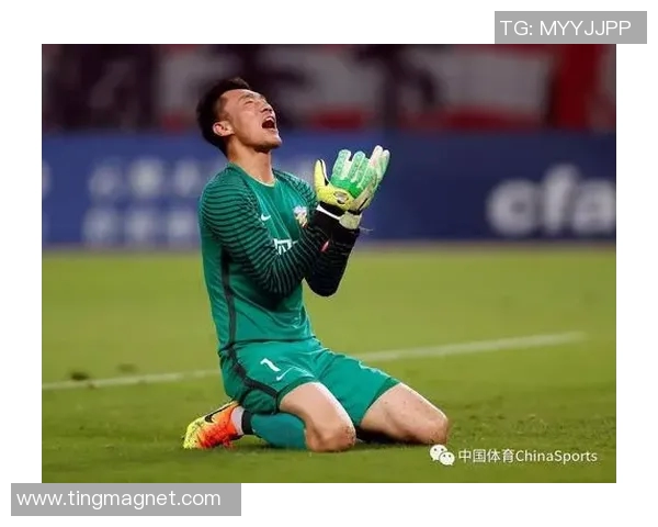 上港与权健激战正酣精彩瞬间图片回顾与分析